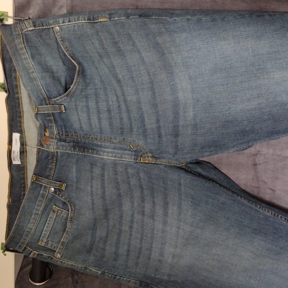 Signature by Levi Strauss & Co Men's Straight Fit Jeans - Picture 3 of 8